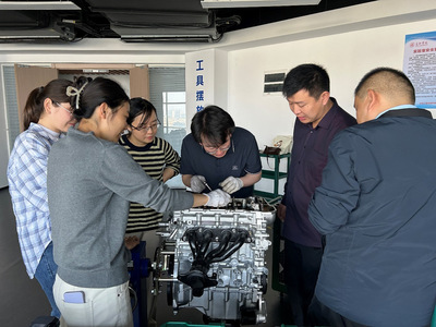 新能源汽車與智能網(wǎng)聯(lián)技術(shù) 機電汽車教研室教師的“雙師型”提升之旅